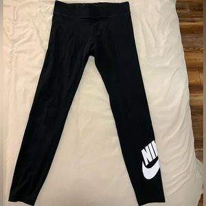 Women’s Nike Leggings Large